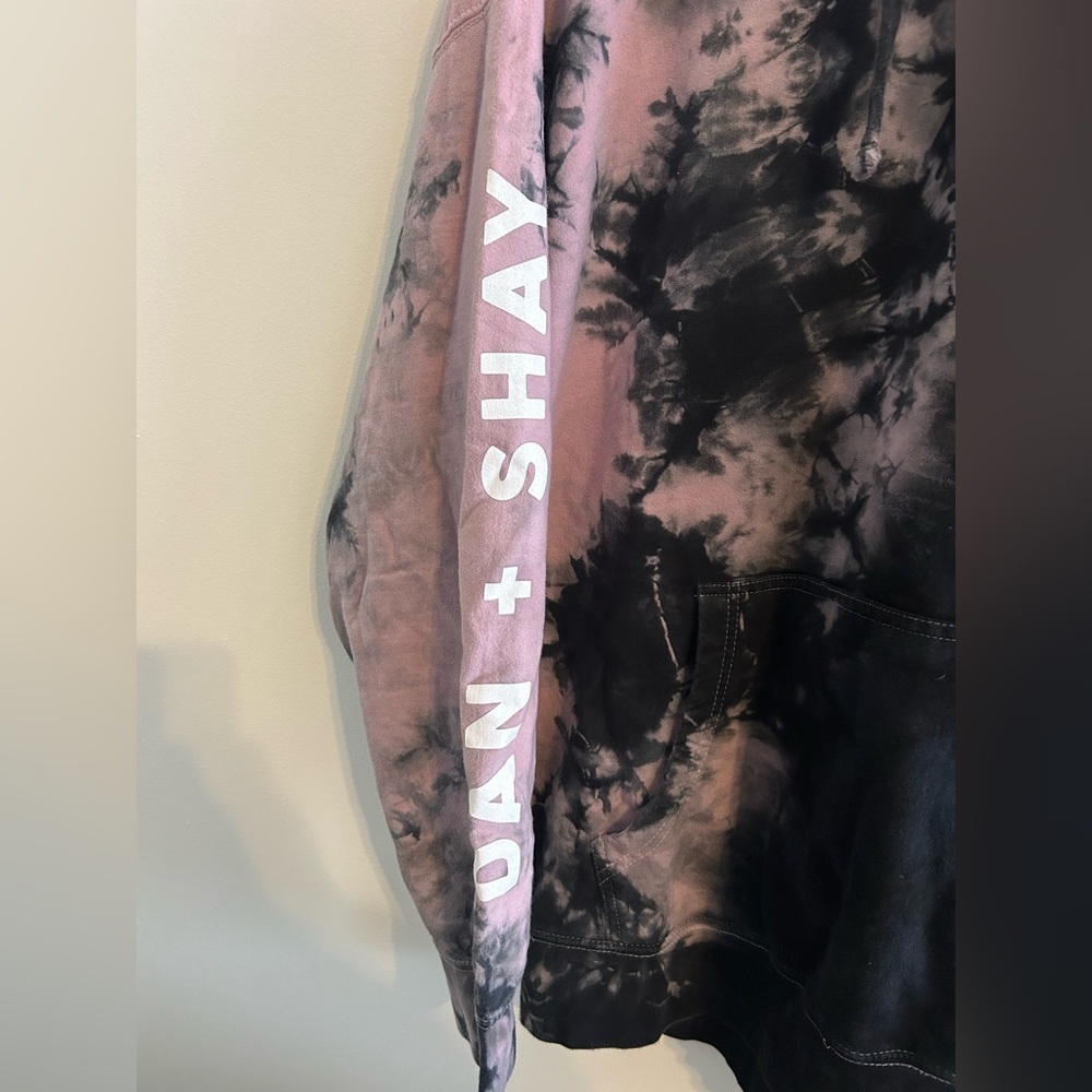 Dan + Shay Summer 2022 Tour Hoodie - Picture 2 of 5